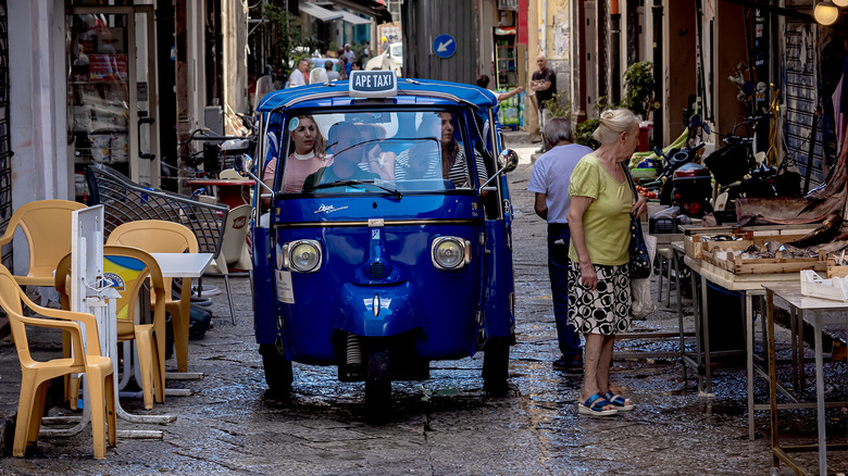 Italy rickshaw street