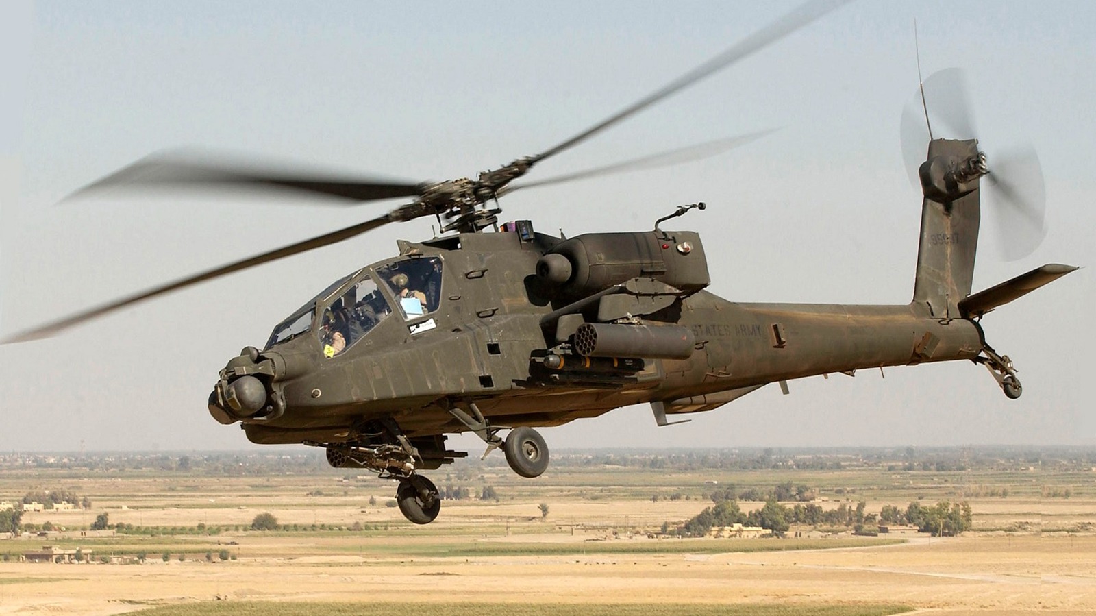 Why US Marines Don't Fly Apache Or Black Hawk Helicopters