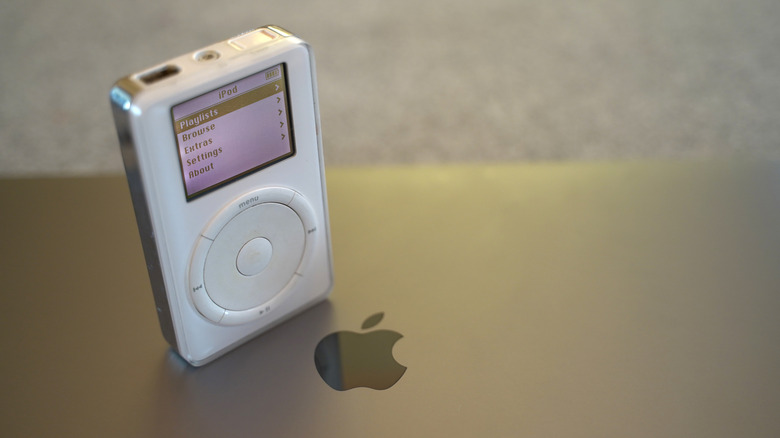 older iPod with FireWire jack