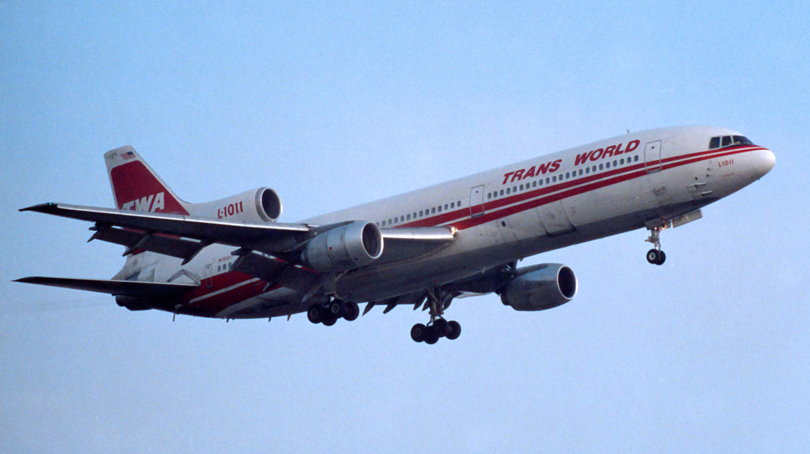 Why Were Three-Engine Airliners Discontinued?