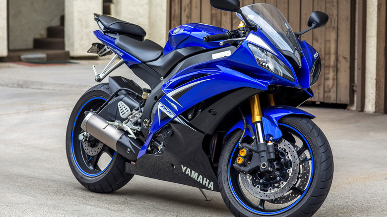 Yamaha R6 motorcyle