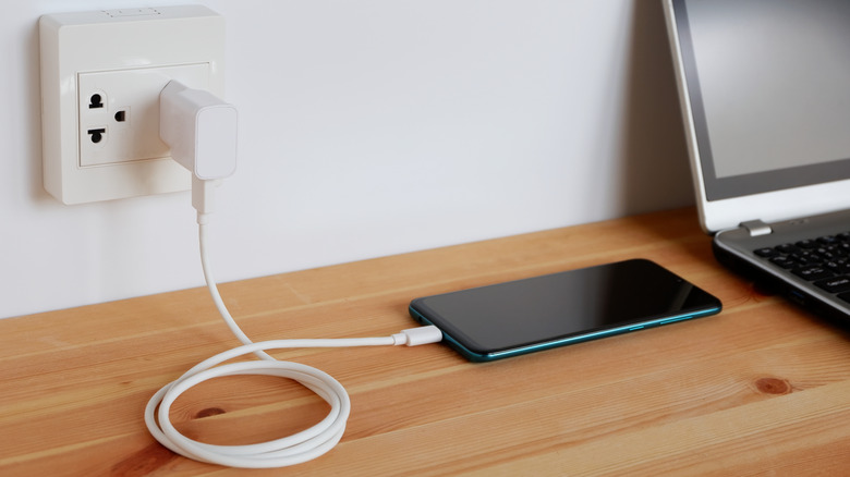smartphone wall charger