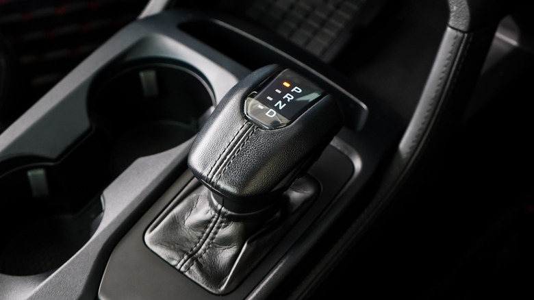 Gear selector in an automatic transmission car