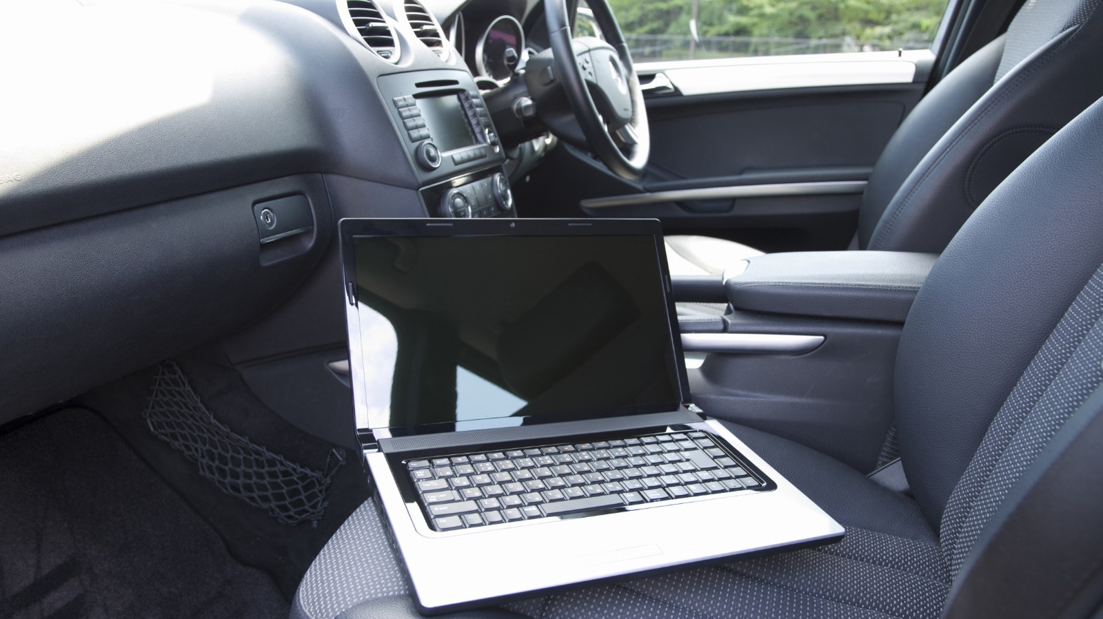Why You Should Never Leave Your Laptop In The Car (Whether It's Hot Or Cold Weather) - SlashGear