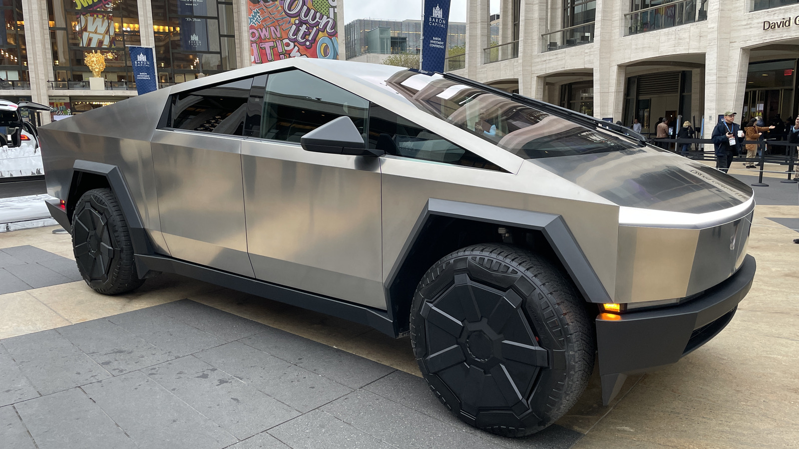 Why You Shouldn’t Bet Against Tesla, According To An Expert – SlashGear