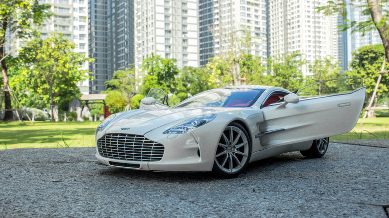 Aston Martin One-77 open doors