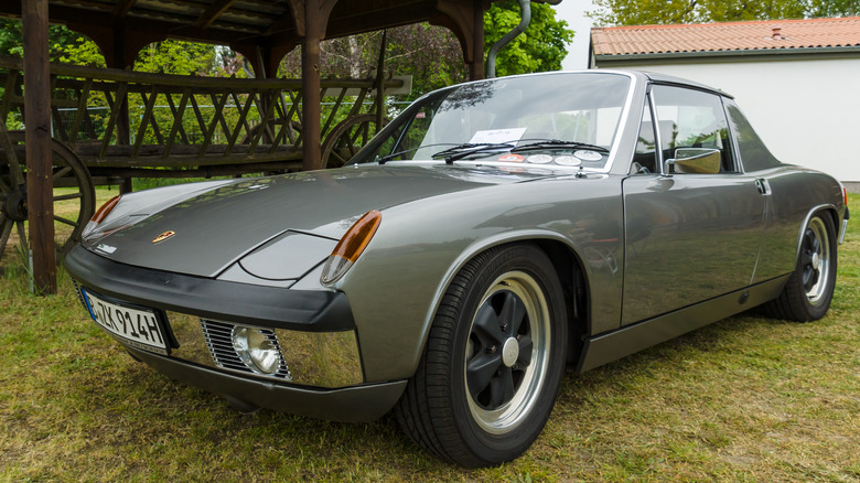 A Porsche 914/6