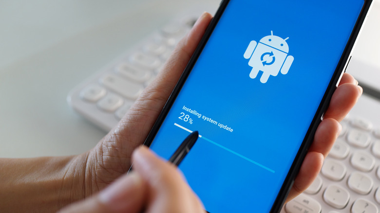 Android smartphone installing updates