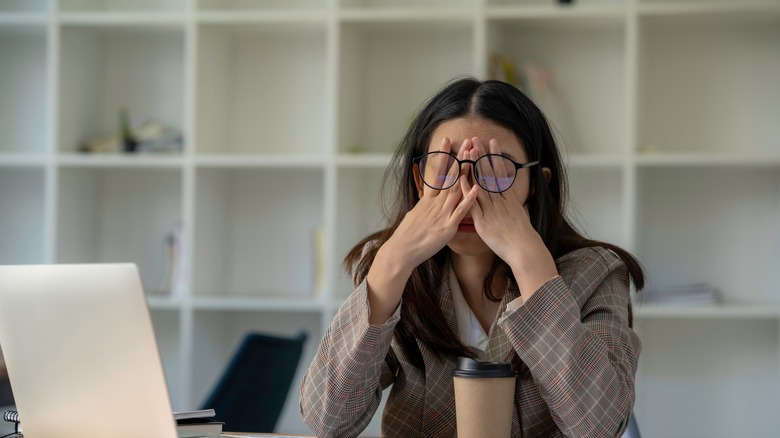 woman frustrated at computer