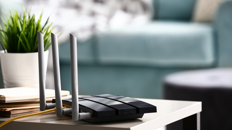 Roteador Wi-Fi na mesa