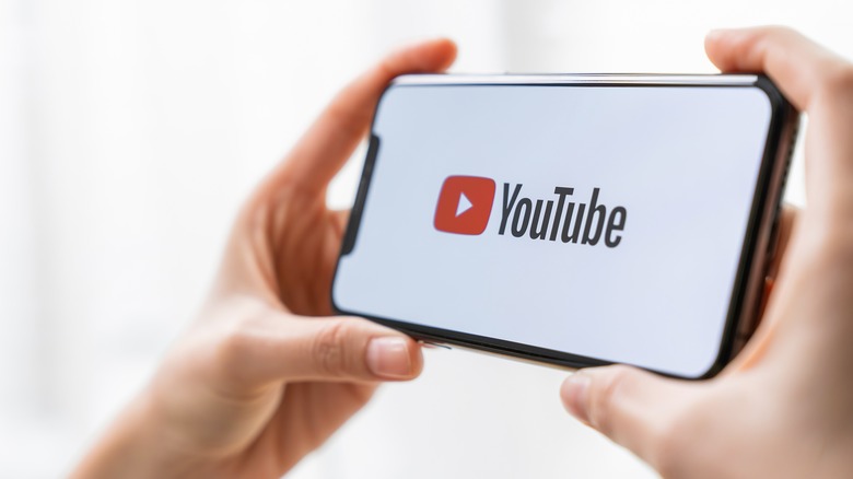 YouTube logo smartphone