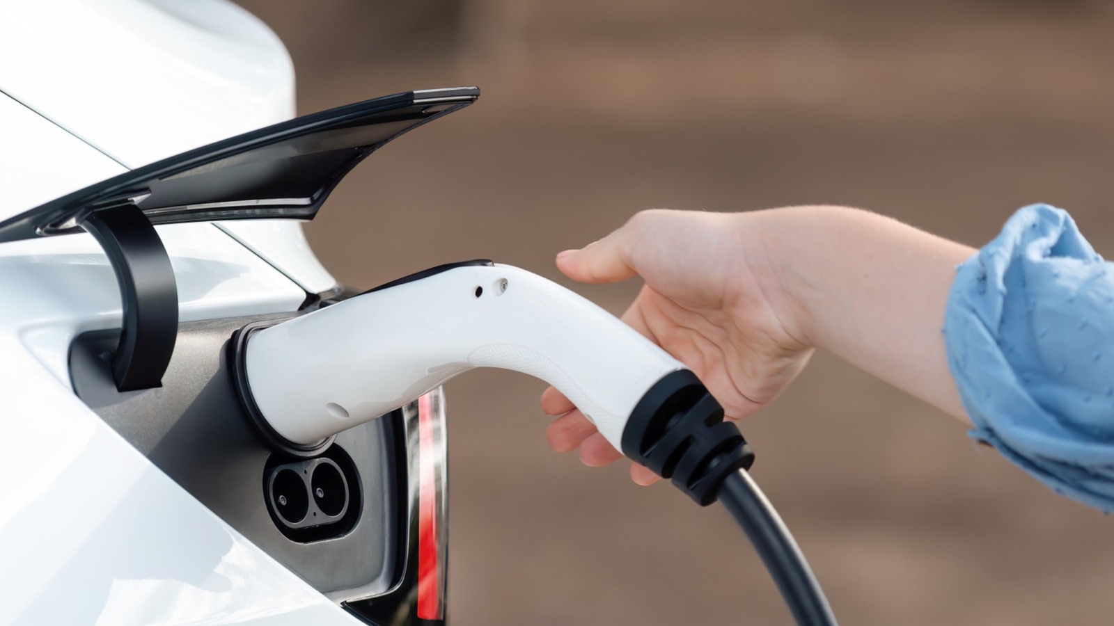 Will Charging An Electric Car Ever Be As Quick As Getting Gas? – SlashGear