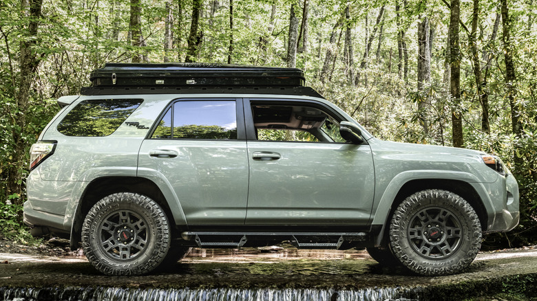 Toyota 4Runner black wheel and brake caliper