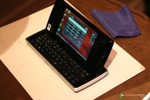 Willcom D4 UMPC