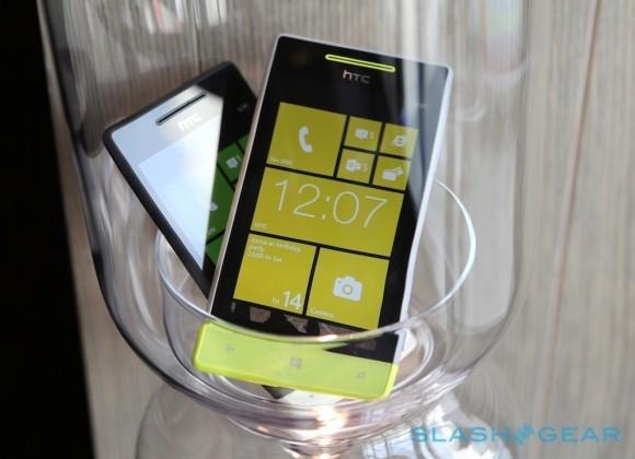 windows_phones_in_glass1-580x421