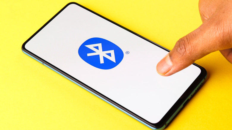 Bluetooth icon on phone