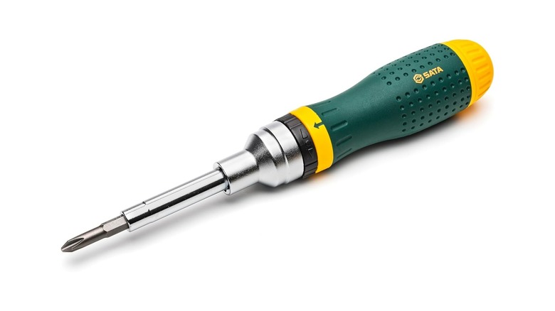 SATA 19-in-1 Ratcheting Screwdriver with Oil-Resistant Handle
