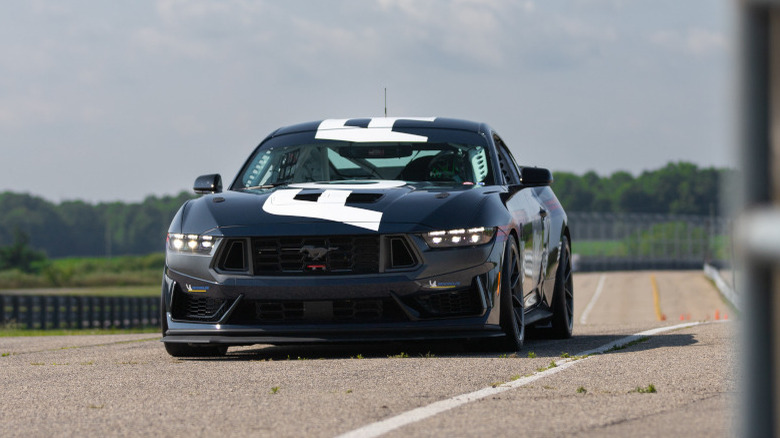 Ford Mustang Dark Horse R on track