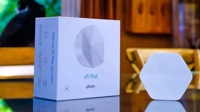 Xfinity xFi Pod 2nd-Gen on table