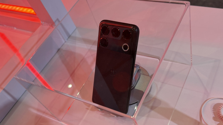 Motorola Signature 27 under glass