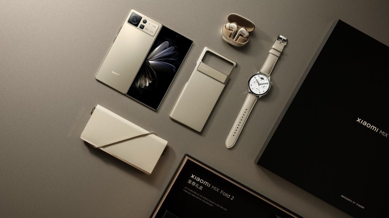 The Xiaomi MIX Fold 2 and some Xiaomi accesories.