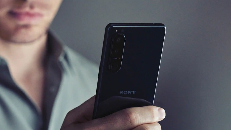 Is Sony regressing? Leaked video of the Sony Xperia 5 V reveals a missing  camera