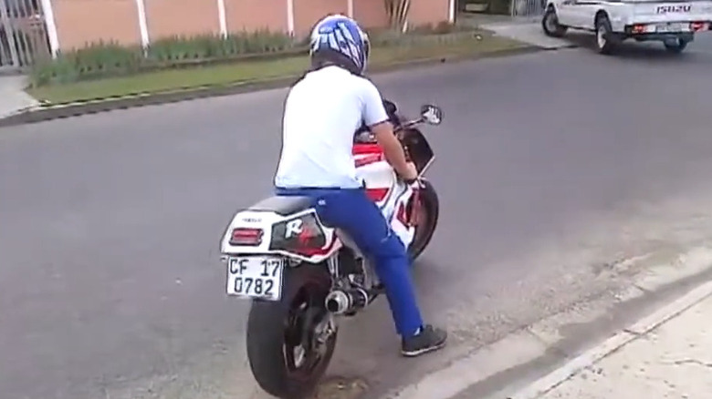 Yamaha FZR400