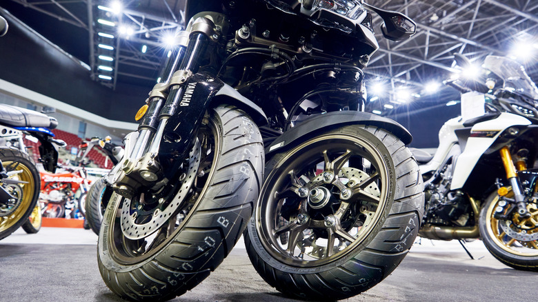 Yamaha Niken motorcycle dual-wheel setup