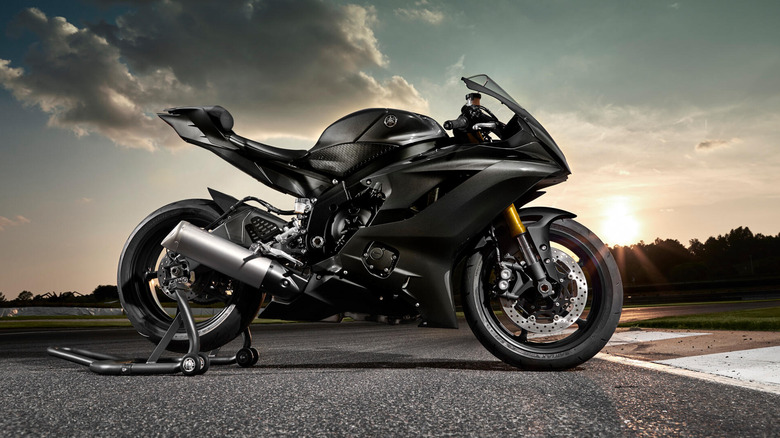 Black European Yamaha R6 Race parked on a race track
