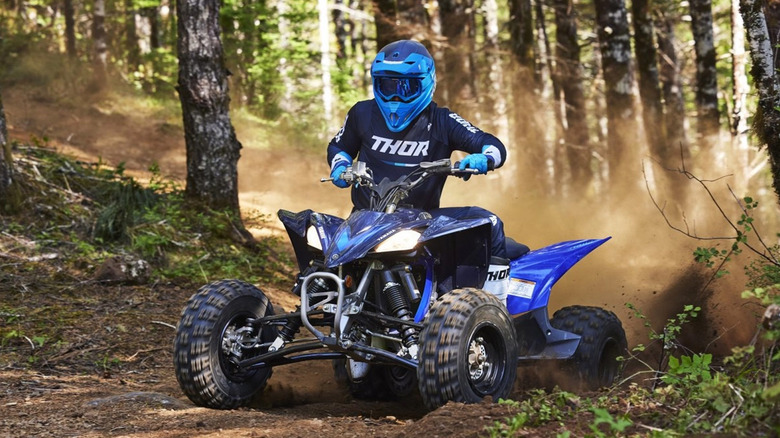 person riding yamaha yfz450r 