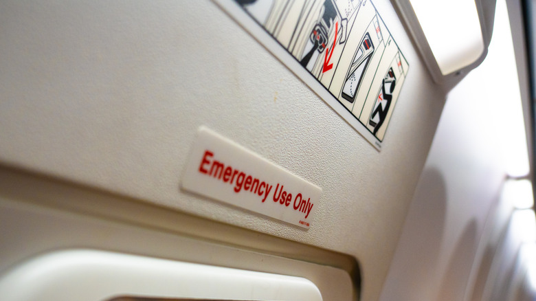 Emergency gate on an airplane