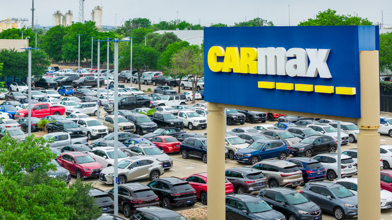 carmax used car lot