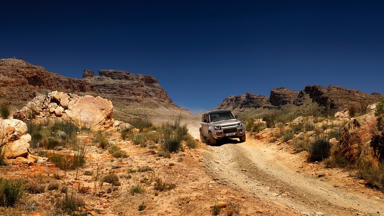 Land Rover Defender Octa off-road