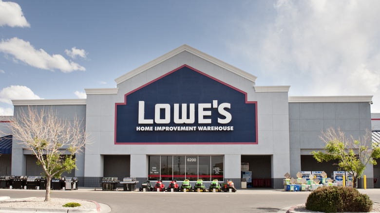Picture displaying Lowe's store front