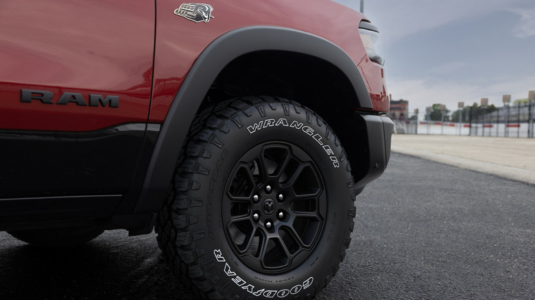 The noticeable "Symbol of Protest Badge" exclusive to the 5.7 HEMI powered RAM 1500s