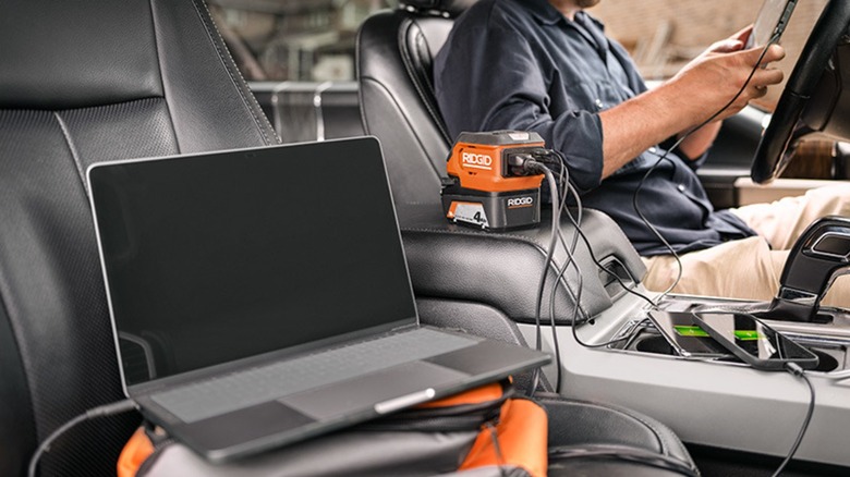 Ridgid inverter battery charging a laptop