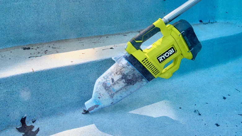Ryobi pool vac attached to pool skimmer pole