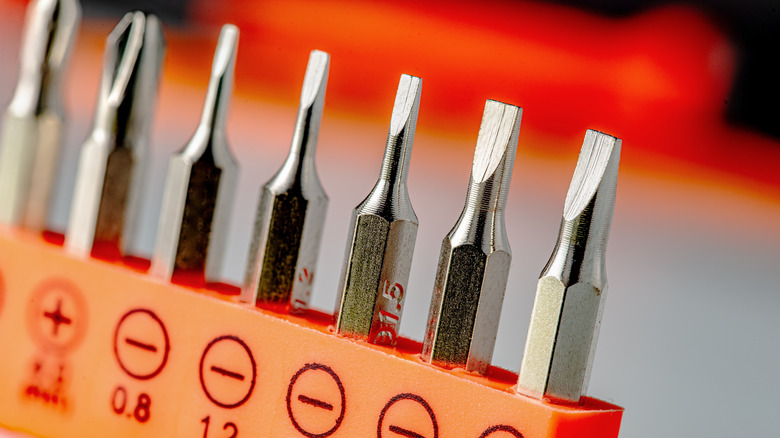 Various sizes of flathead screwdriver bits