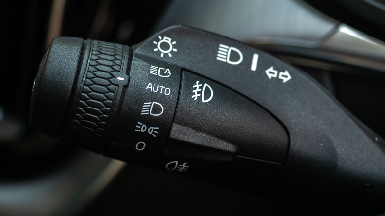 Turn signal stalk on a Volvo with light controls