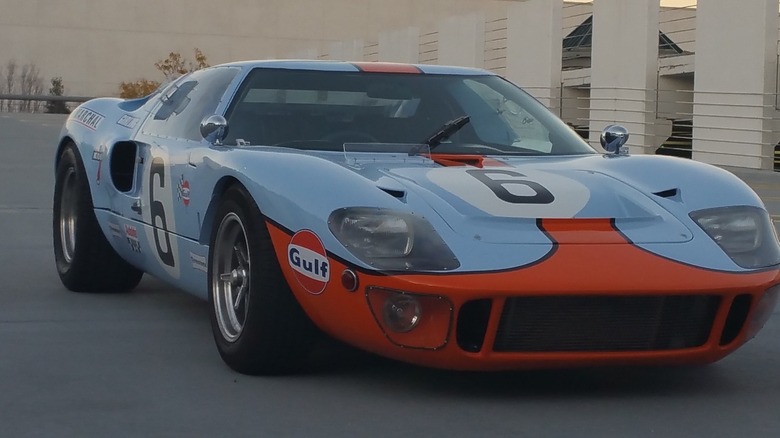 RCR GT40 MKI outside