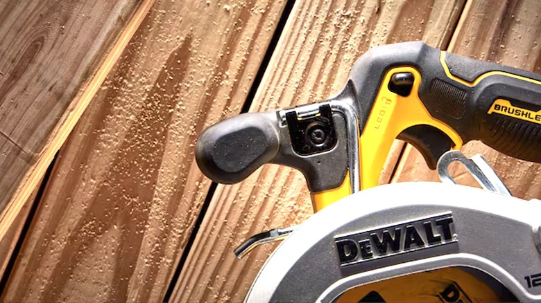 Picture of DeWalt logo on a tool