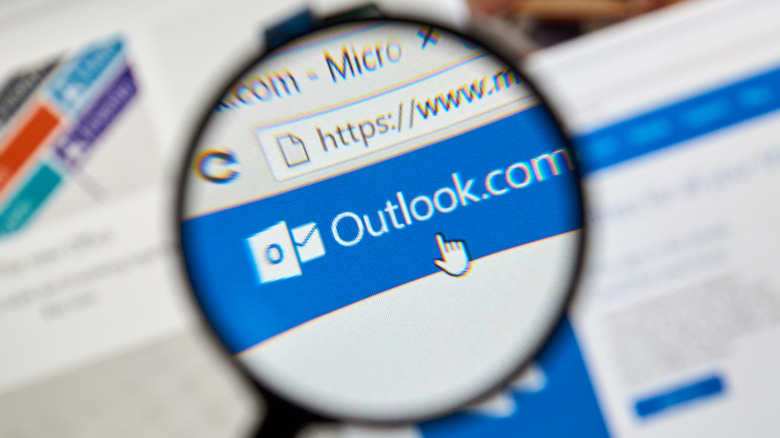 magnifying glass on outlook.com
