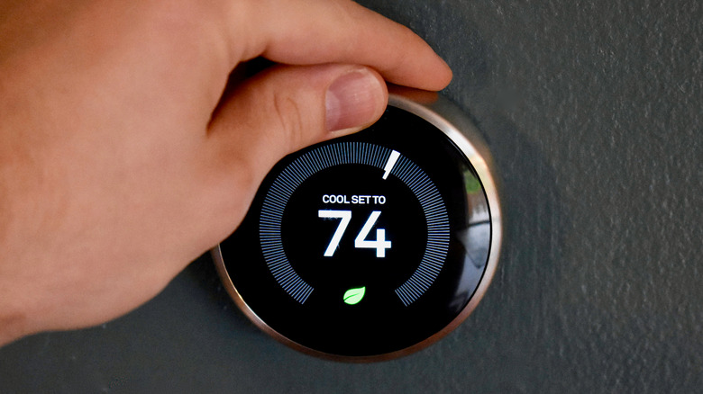Smart thermostat display