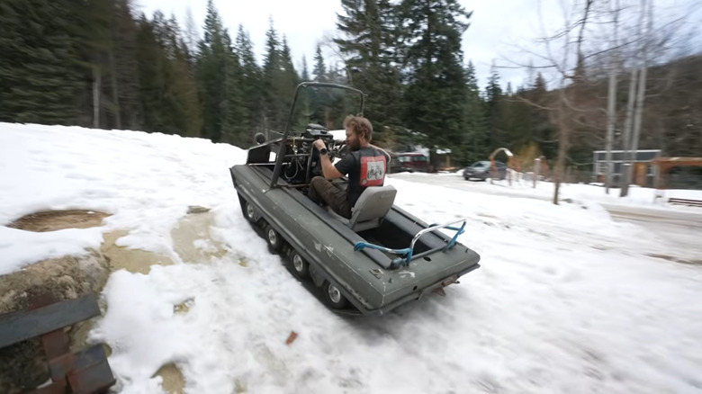 youtubers restoring old toy vehicle