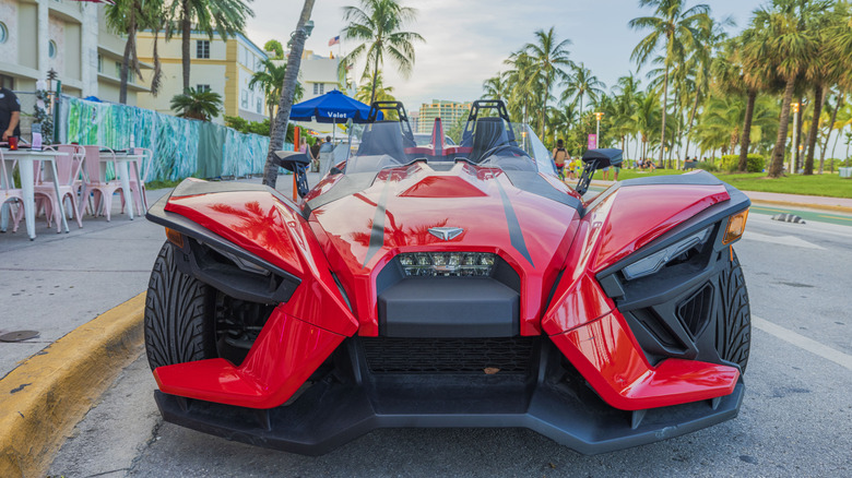 polaris slingshot back view