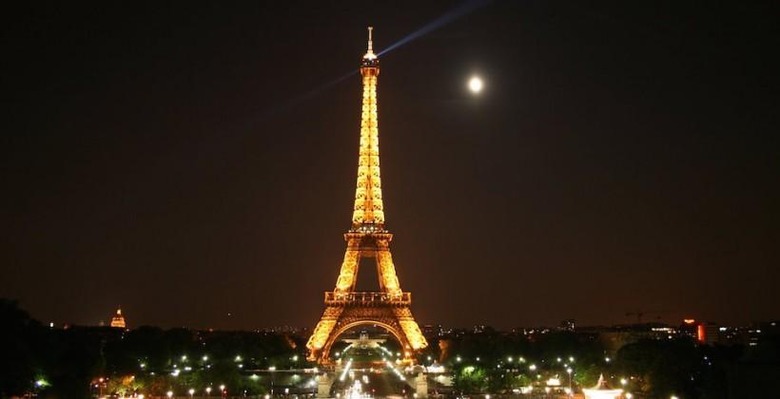 Your night-time Eiffel Tower photos are copyright violations