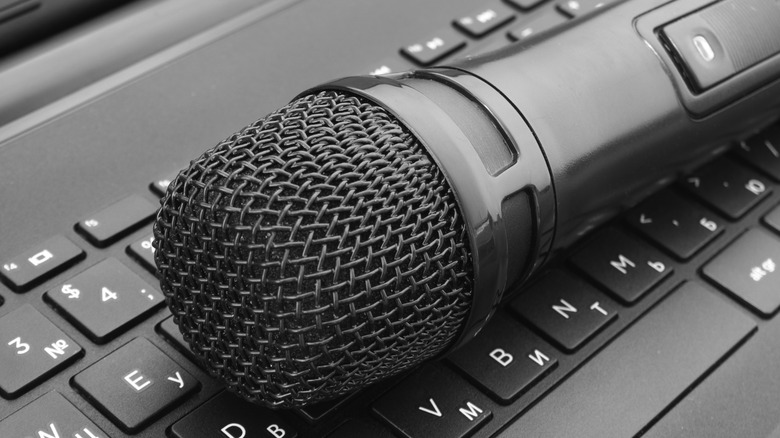 microphone on top of keyboard