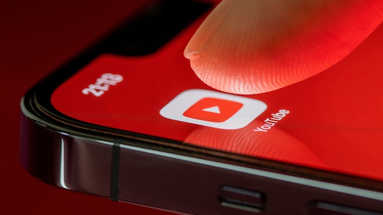 YouTube app icon smartphone