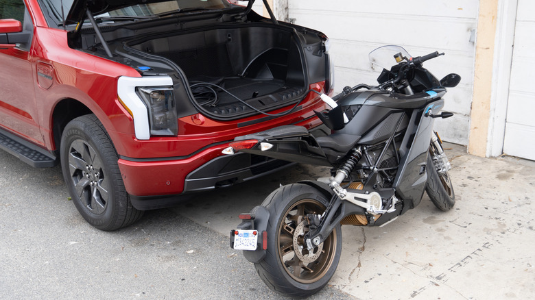 Charging the Zero SR/S with a Ford F-150 Lightning