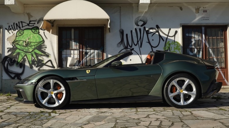 12Cilindri Spider in profile